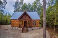 Cozy Retreat - Hot Tub, Fireplaces, Music Vibe فنادق في McCurtain County