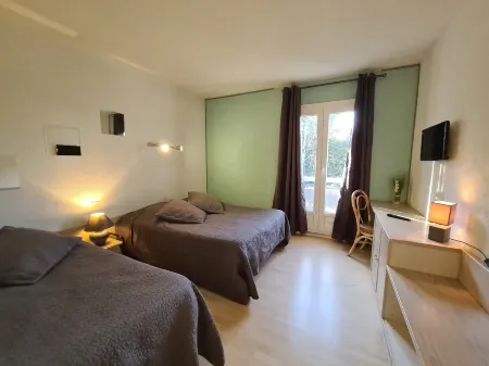 Hôtel Restaurant le Mas de l'Olivier Отели в г. Сен-Мартен-д'Ардеш