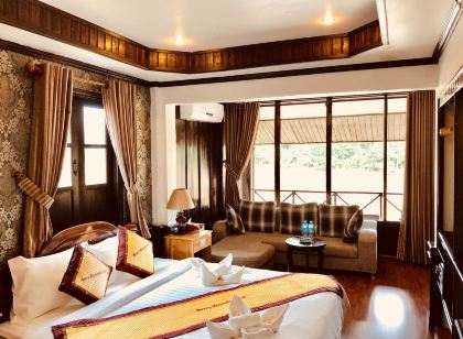 Merry Riverside Hotel