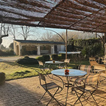 Logis Hôtel la Sommellerie Отели в г. Сен-Лоран-Дез-Арбр