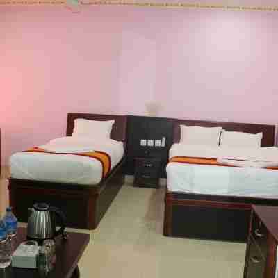 Hotel Chris Rooms