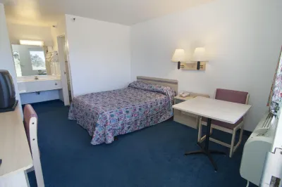 Motel 6 Roseville, MN - Minneapolis North Hotels near Banana Republic