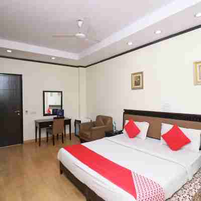 OYO 24624 Kaycee Residency Rooms