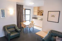 Victoria Court Motor Lodge - Motels