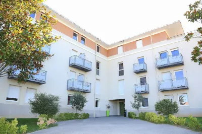 Les Académies Aixoises Hotels in Eguilles