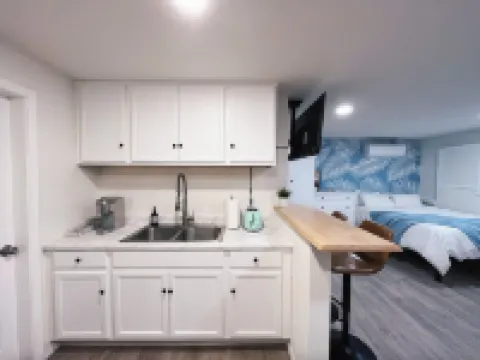 Charming Riverside guesthouse near UCR, Downtown & plazas