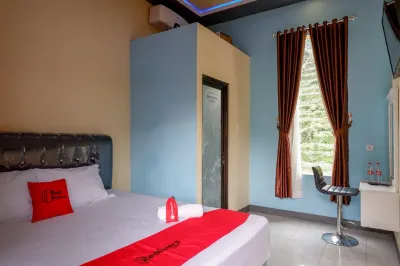 RedDoorz @ Gerbang Dieng Plateau Area Hotel di Kejajar