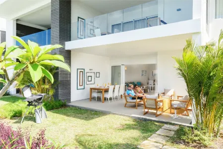 Myra Seafront Suites with Lov