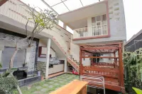RedDoorz at Villa Akbar 3 Hotell i Oro-Oro Ombo