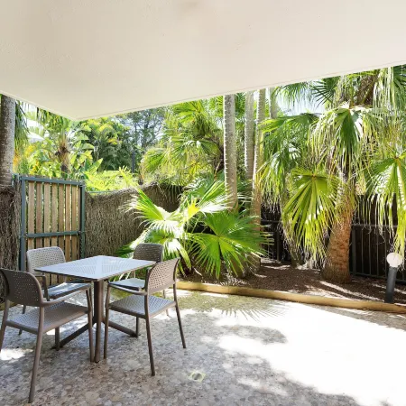 Noosa International Resort Отели рядом с достопримечательностью «Торгово-развлекательный центр Noosa Junction»