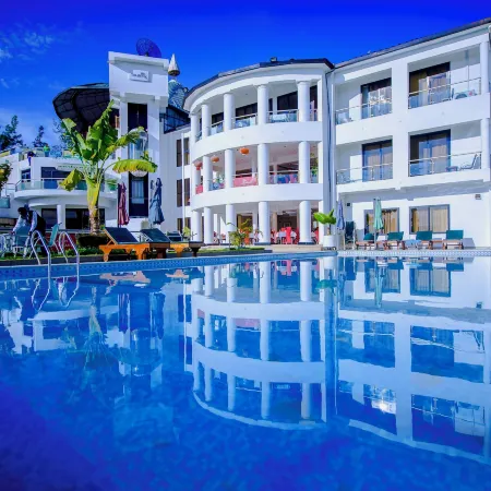 The Manor Hotel
