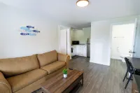 Anchor Bay Inn and Suites