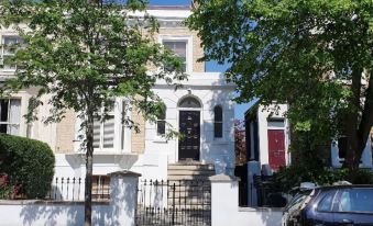 Charming Victorian Property with Aircon in Central London