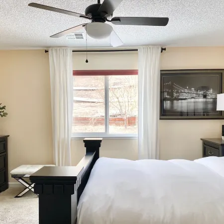 DT Reno - Classy Vacation Home w Backyard Patio