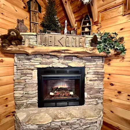 Cove Creek Overlook - Secluded Mountain Retreat with Stunning Views