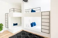 Nash Chic Near DT Rooftop Luxe Comfort - Bungalows