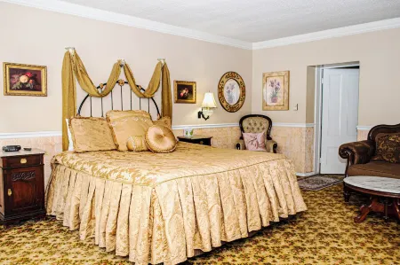 Gunn House Hotel Отели в г. Джеймстаун