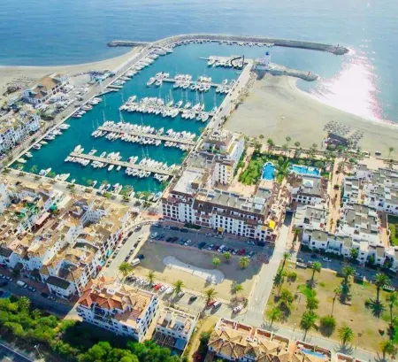 Live on a Luxury 65ft Yacht in Duquesa- Estapona