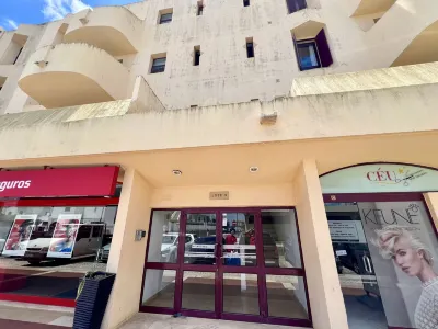 Albufeira Central 9 by Homing Hotels in Areias de São João