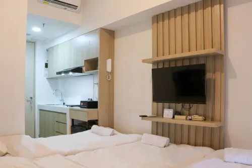 Cozy Living Studio Apartment at High Floor Tokyo Riverside Pik 2