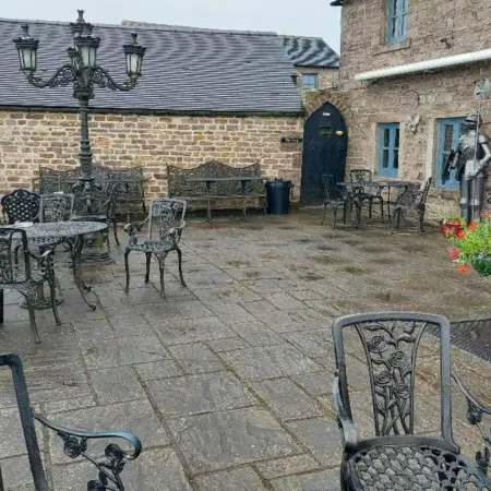 2 Bed Flat - Sleeps 3 - Parking - Wifi