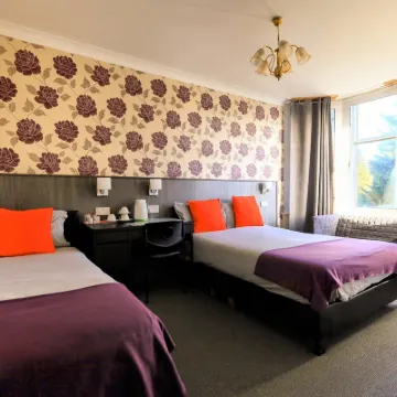 Edinburgh Holiday Guest House Hotel dekat Taman Meadows