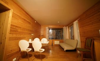 Arctic Rooms Aurora