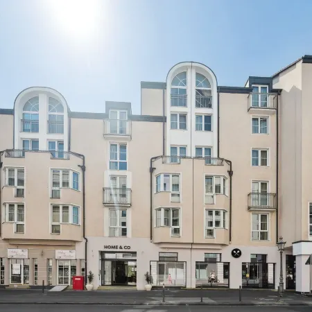 Home and Coliving Bonn Aparthotel Отели рядом с достопримечательностью «Зюдштадт»