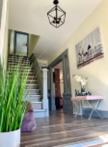 特洛特莊園 - 配有私人院子和停車場，靠近尼亞加拉醫院和娛樂場