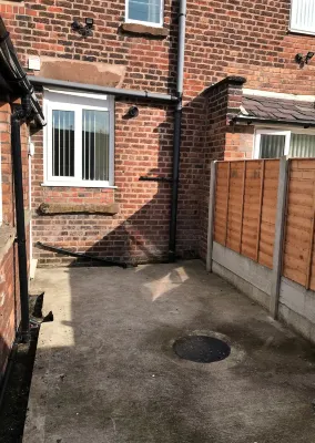 Welcoming Spacious 2-Bedroom House in St Helens