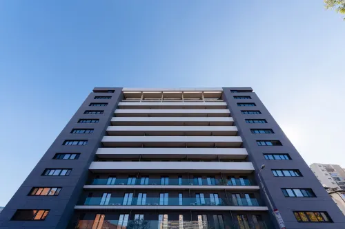 Vanda - Park-View Apartment with Private Balcony