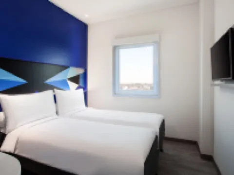 MD 7 Hotel Cirebon Hotels in Kejaksan