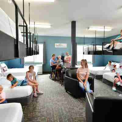 Metropolis Resort - Eau Claire Rooms
