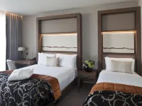Clayton Hotel Chiswick Hotels near Chiswick