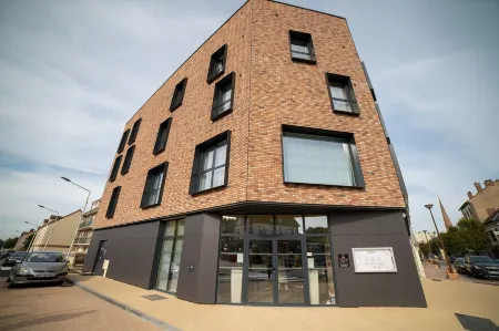 Hôtel - Restaurant le Mitigana Отели в г. Шамле