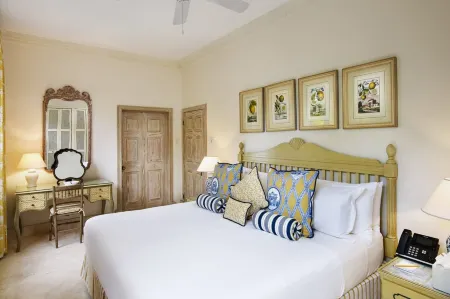 Leamington Pavilion by Blue Sky Luxury