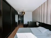 Zenit Hall 88 Studios Hotels near Museo Art Nouveau y Art Deco