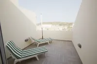 Dolphin Court - parking