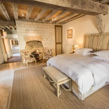 La Maison de Rhodes  le Champ des Oiseaux Отели рядом с достопримечательностью «Музей Сен-Луп»