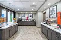 Hampton Inn & Suites by Hilton Glenarden Washington DC فنادق في Lake Arbor