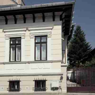 Good Living Bucharest Hotel Exterior