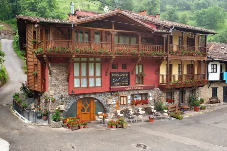 Posada Peñas Arriba Отели в г. Lon