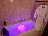 Cetatea Medievala - Hot Tub