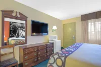 Super 8 by Wyndham Talladega Al