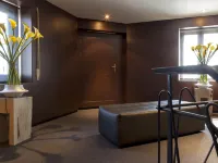 馬德里卡爾頓萬豪AC酒店 鄰近麗池的酒店