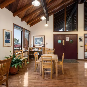 Harbor Lite Lodge