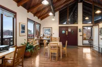 Harbor Lite Lodge