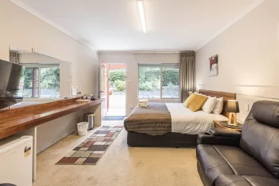 Black Forest Motel Hotels in Gisborne