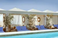 The Maybourne Beverly Hills, Maybourne Hotel Collection - Romantische