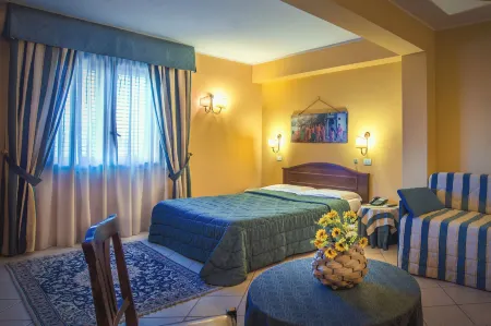 Greta Rooms Hotel Отели рядом с достопримечательностью «The Righteous of Sicily»